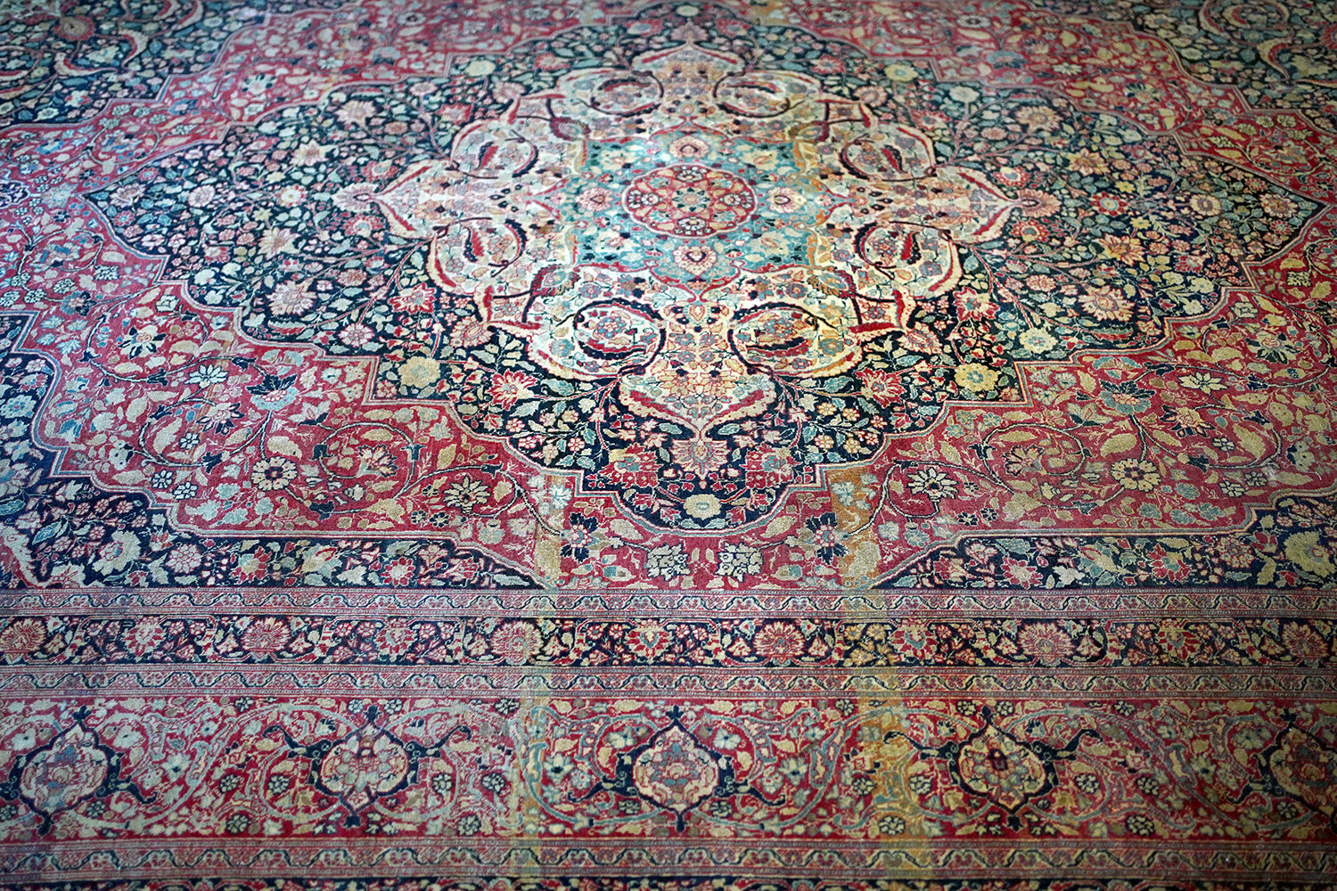 A Good Large Late 19thC Tabriz Carpet c.1900
