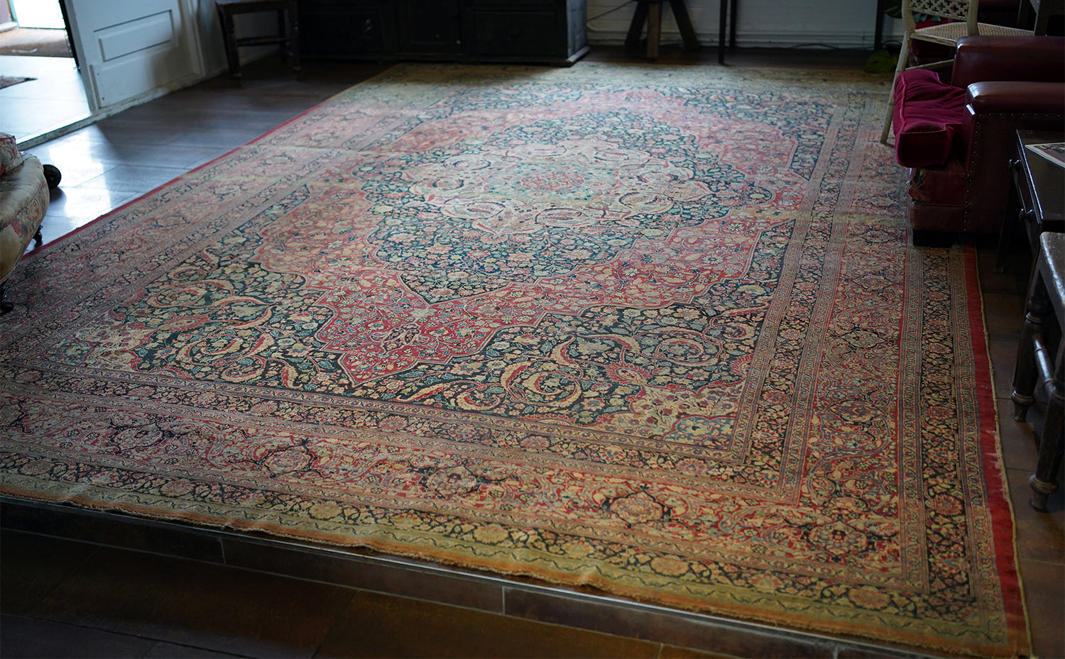 A Good Large Late 19thC Tabriz Carpet c.1900