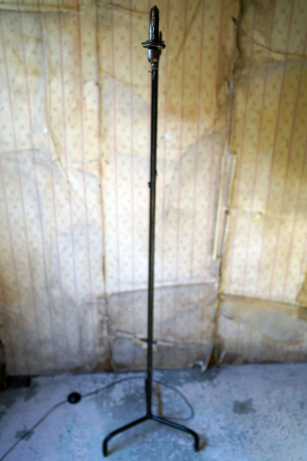 A French Stitched Black Leather Cantilever Adjustable Floor Lamp by Jacques Adnet c.1950