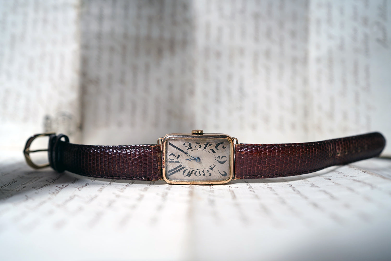 A 9ct Gold Art Deco Gentleman's Wristwatch; London 1924