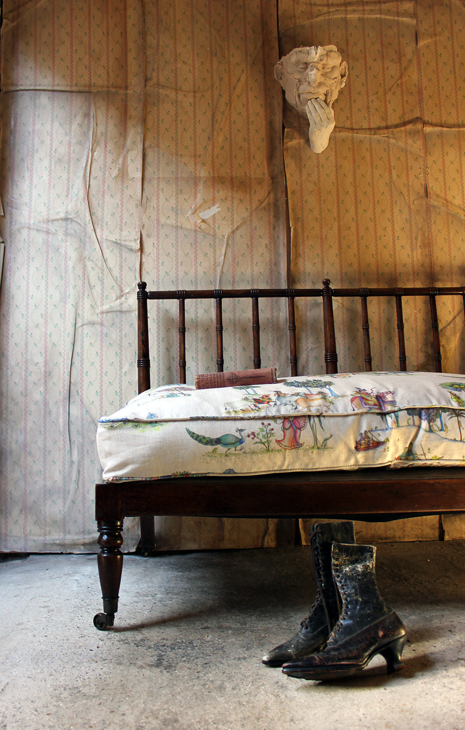 A Good Late Regency Period Faux Bamboo Beech Daybed c.1825-30