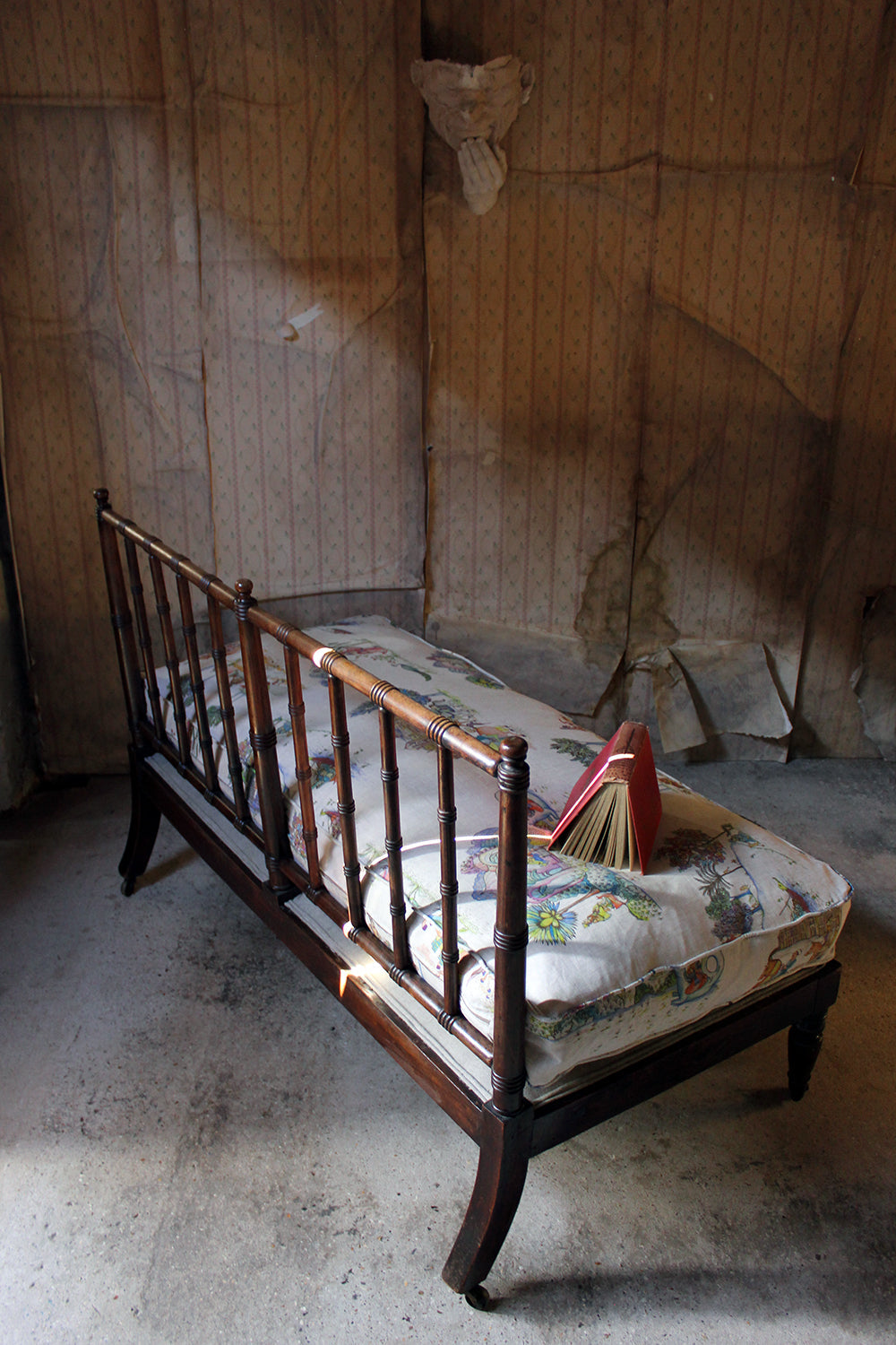 A Good Late Regency Period Faux Bamboo Beech Daybed c.1825-30