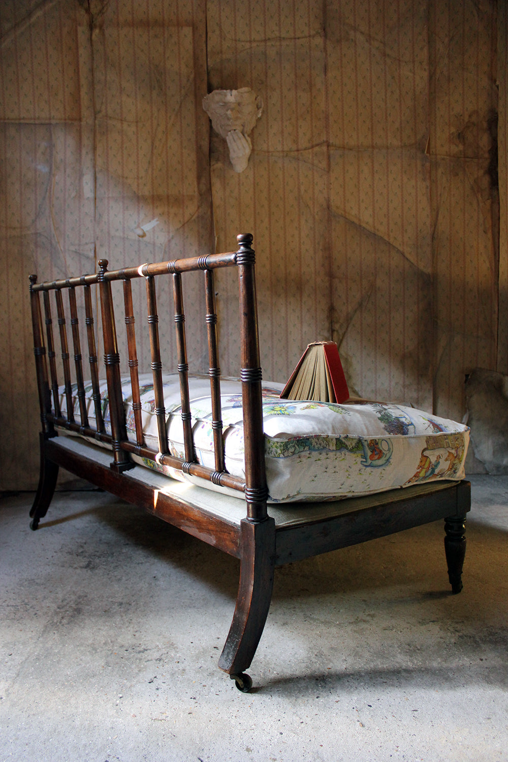 A Good Late Regency Period Faux Bamboo Beech Daybed c.1825-30