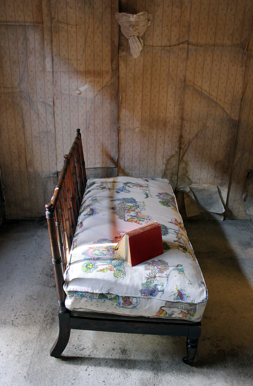 A Good Late Regency Period Faux Bamboo Beech Daybed c.1825-30