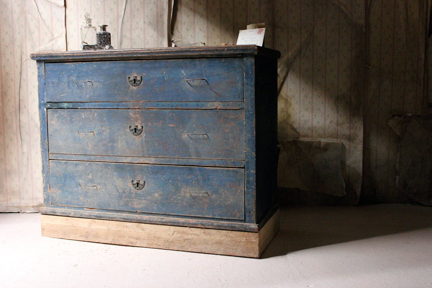 A 19thC Continental Blue Painted Pine Chest of Drawers c.1840