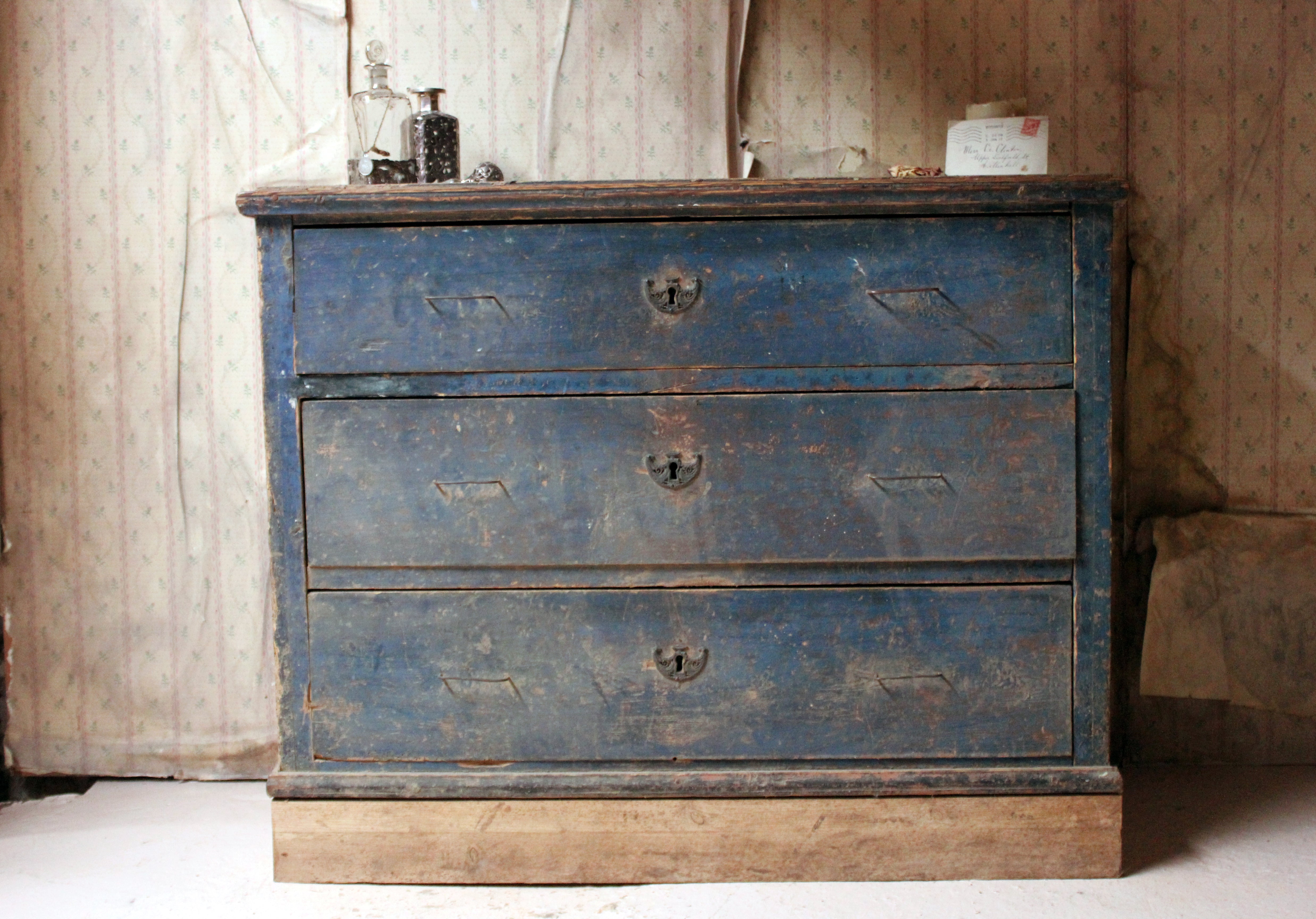 A 19thC Continental Blue Painted Pine Chest of Drawers c.1840