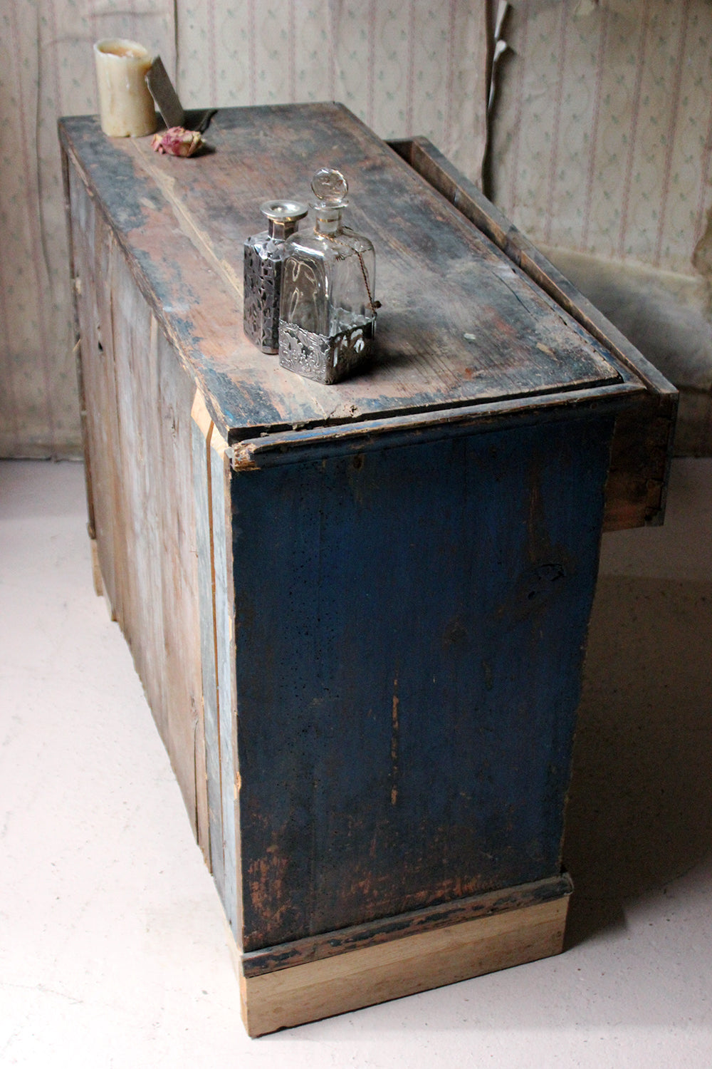 A 19thC Continental Blue Painted Pine Chest of Drawers c.1840