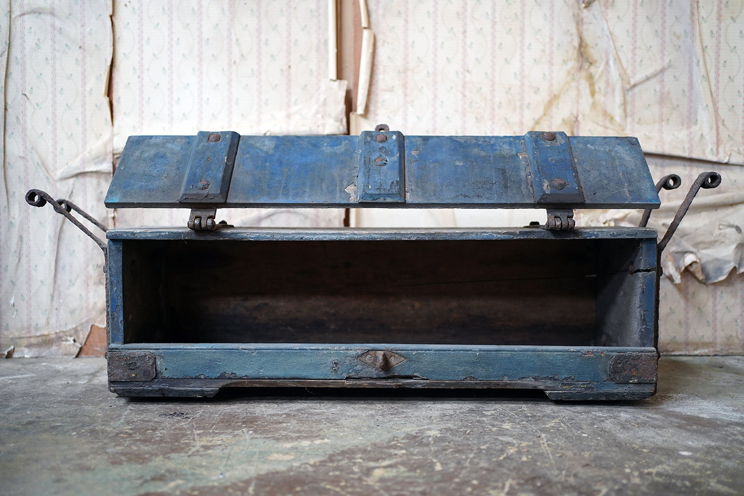 A 19thC Military Issue Blue Painted Pine & Wrought Iron Travelling Trunk