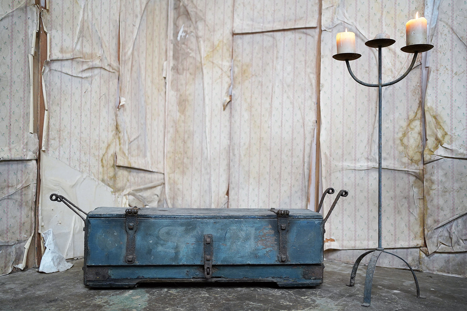 A 19thC Military Issue Blue Painted Pine & Wrought Iron Travelling Trunk