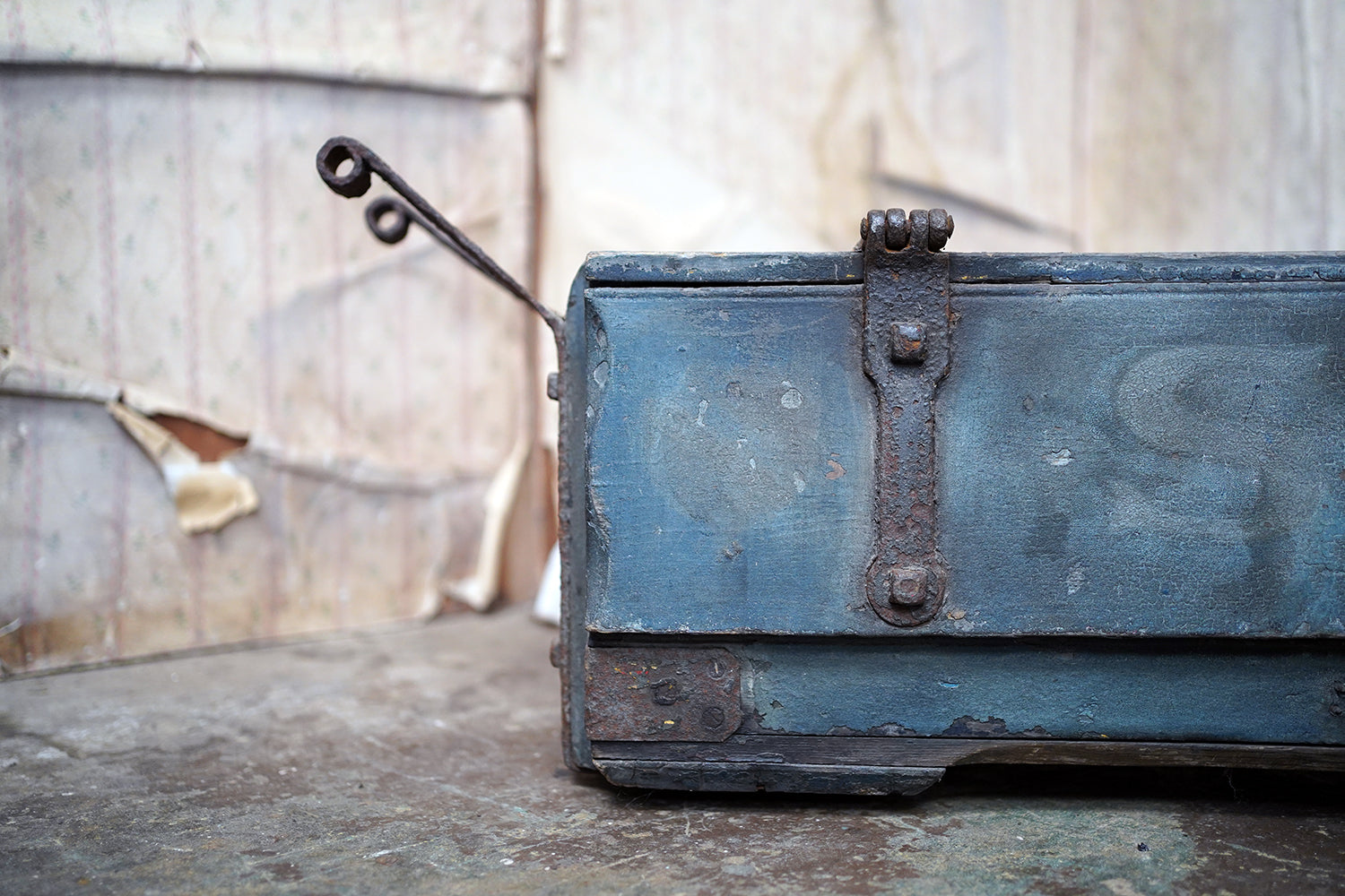 A 19thC Military Issue Blue Painted Pine & Wrought Iron Travelling Trunk