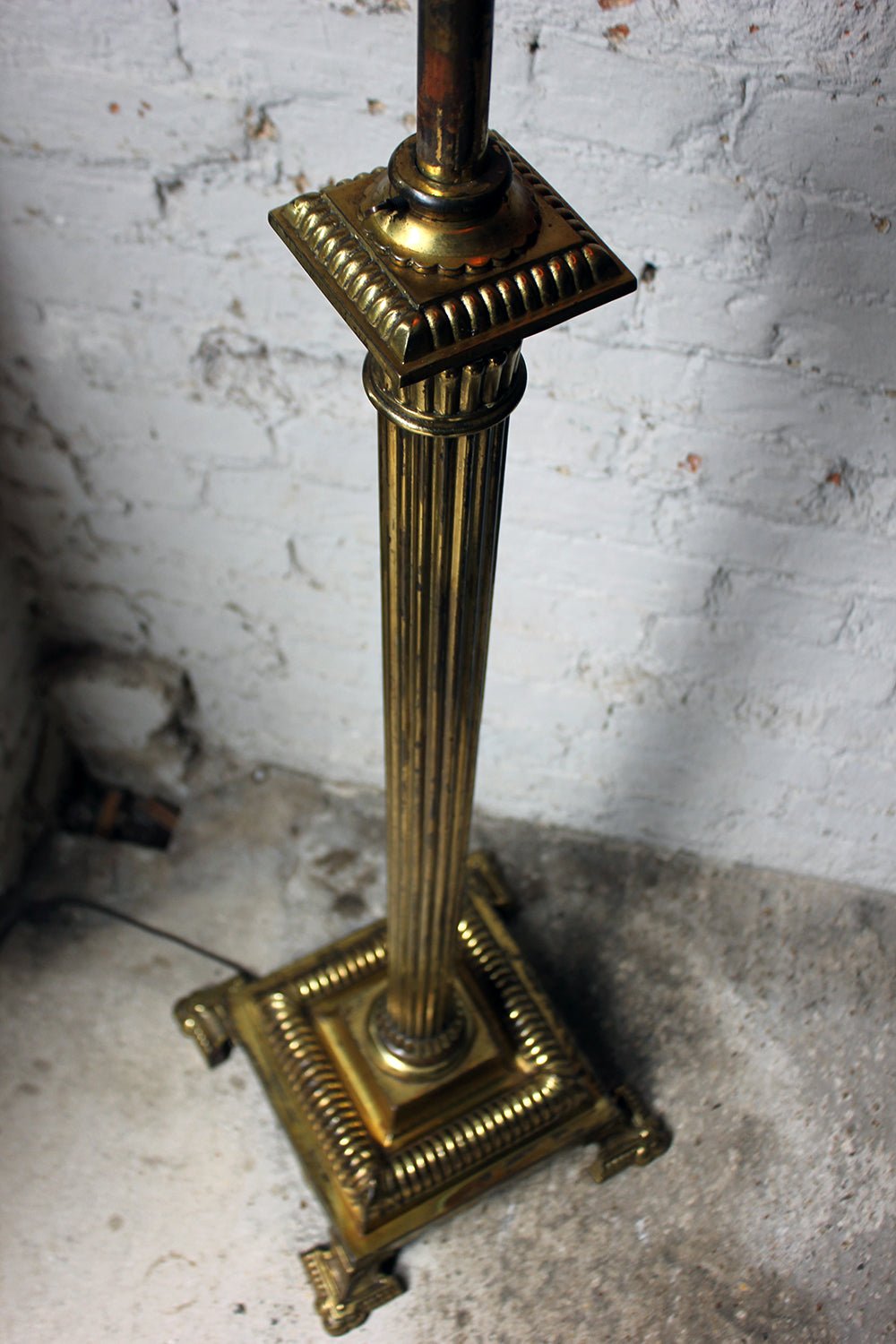 A Good Early 20thC Neoclassical Style Brass Telescopic Floor Lamp c.1920
