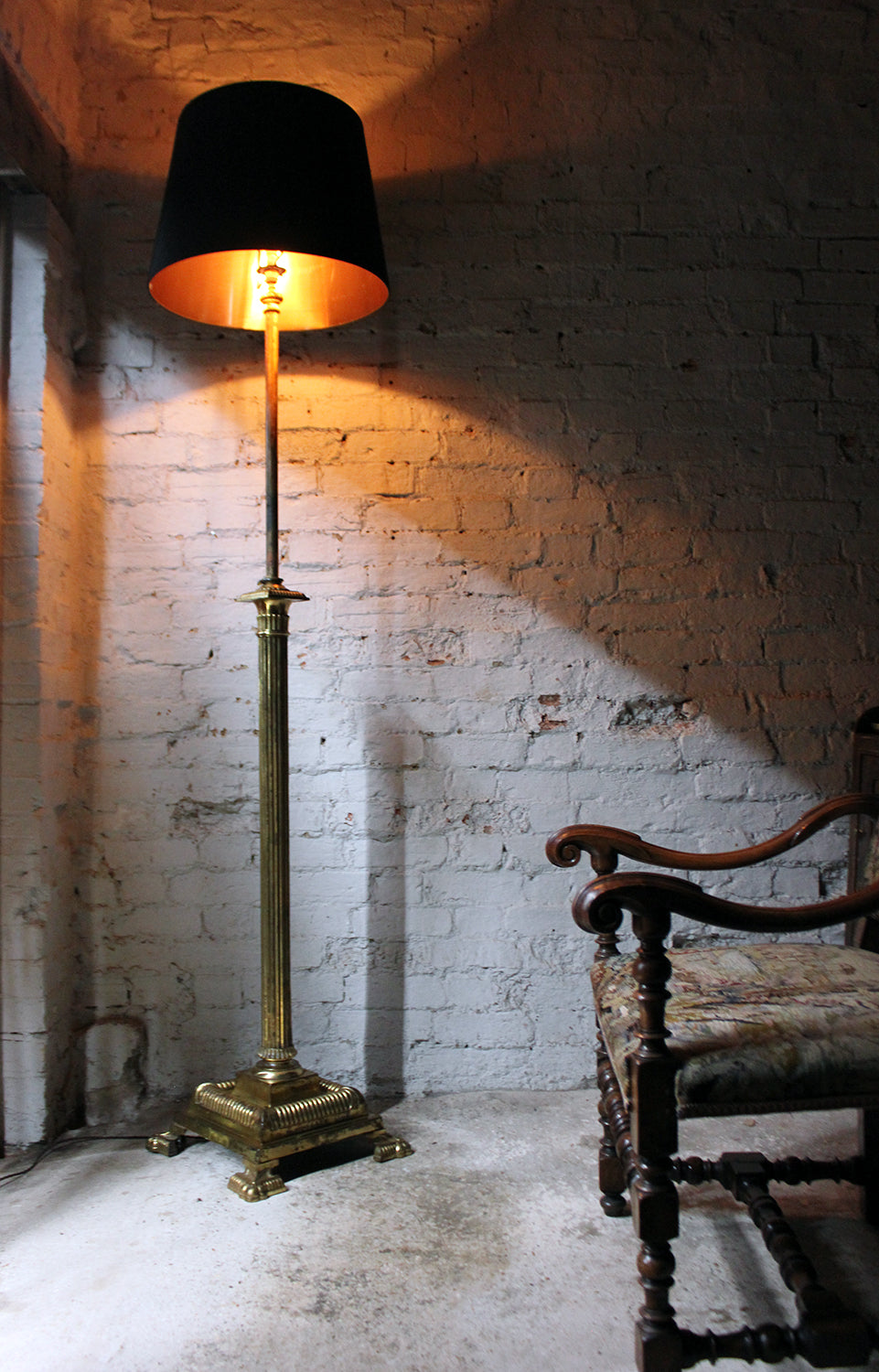 A Good Early 20thC Neoclassical Style Brass Telescopic Floor Lamp c.1920