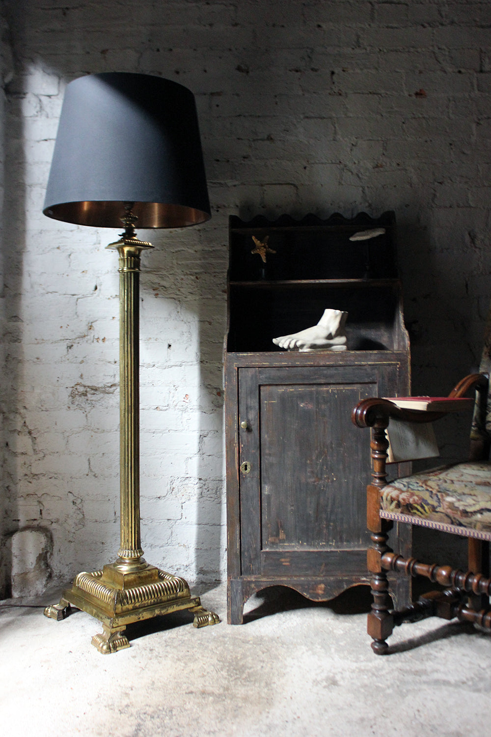 A Good Early 20thC Neoclassical Style Brass Telescopic Floor Lamp c.1920