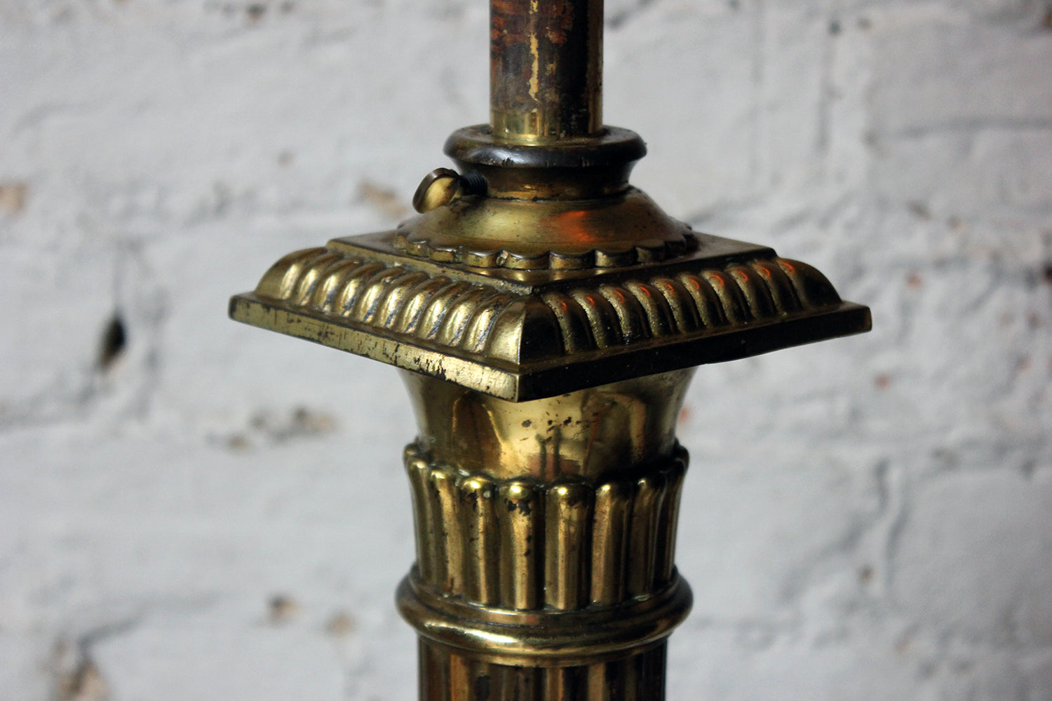 A Good Early 20thC Neoclassical Style Brass Telescopic Floor Lamp c.1920