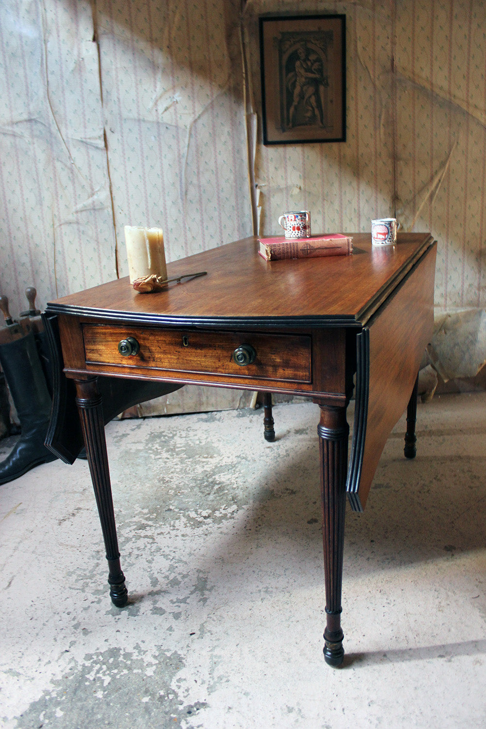 A George III Mahogany Butterfly Pembroke Table c.1780-90