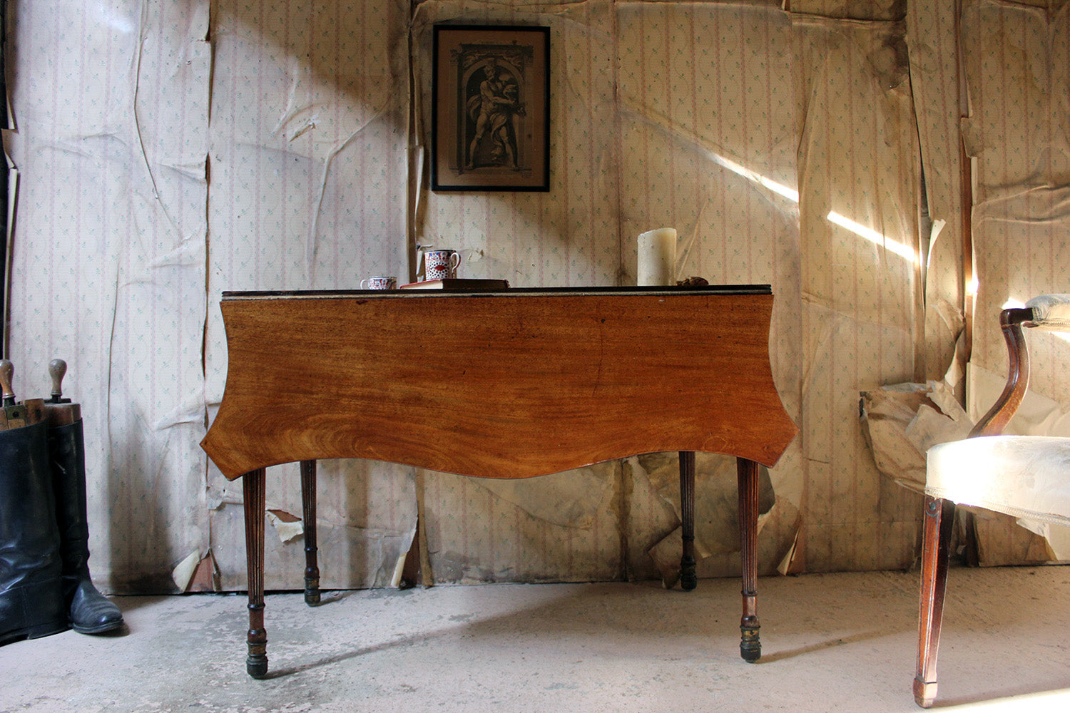 A George III Mahogany Butterfly Pembroke Table c.1780-90