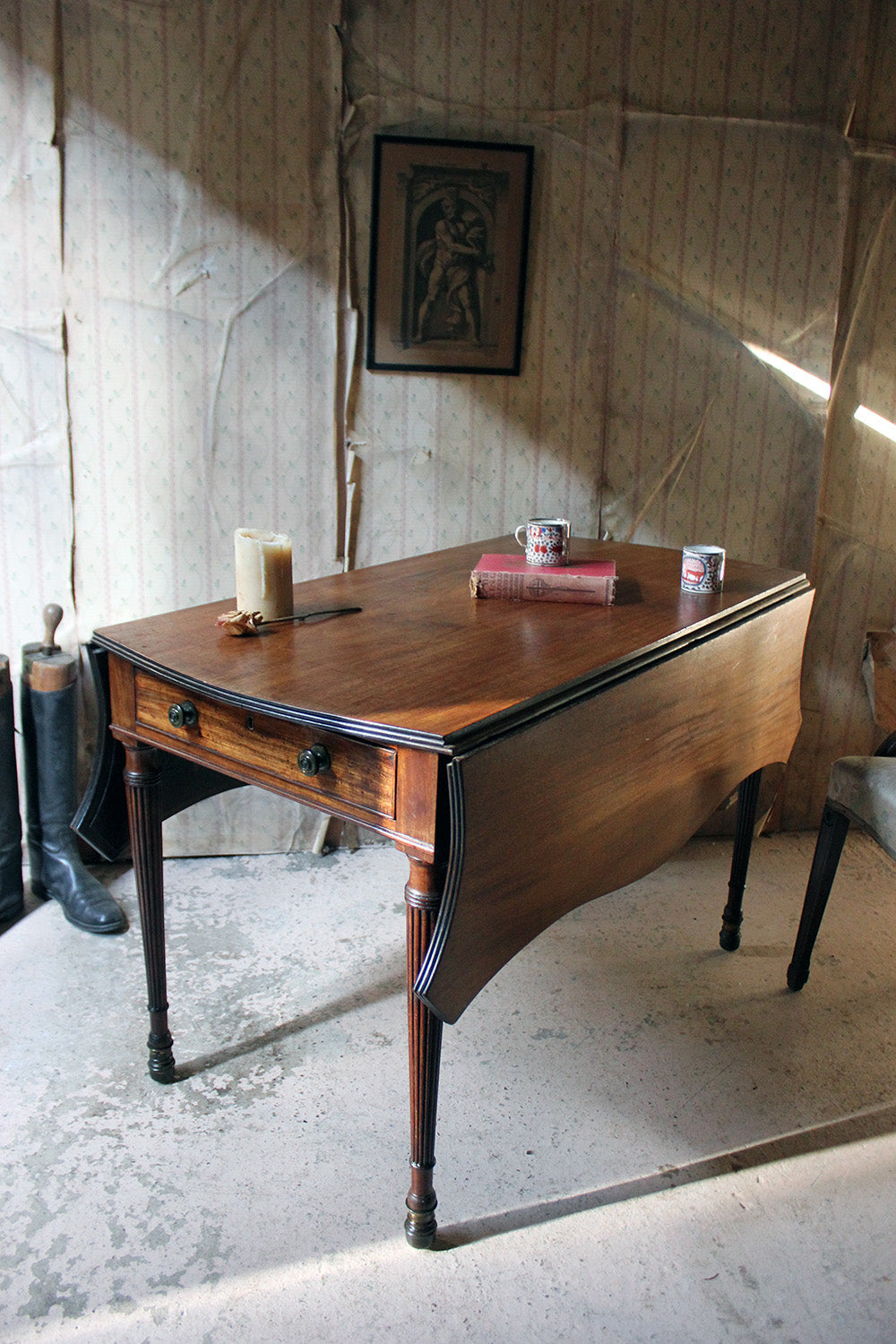A George III Mahogany Butterfly Pembroke Table c.1780-90