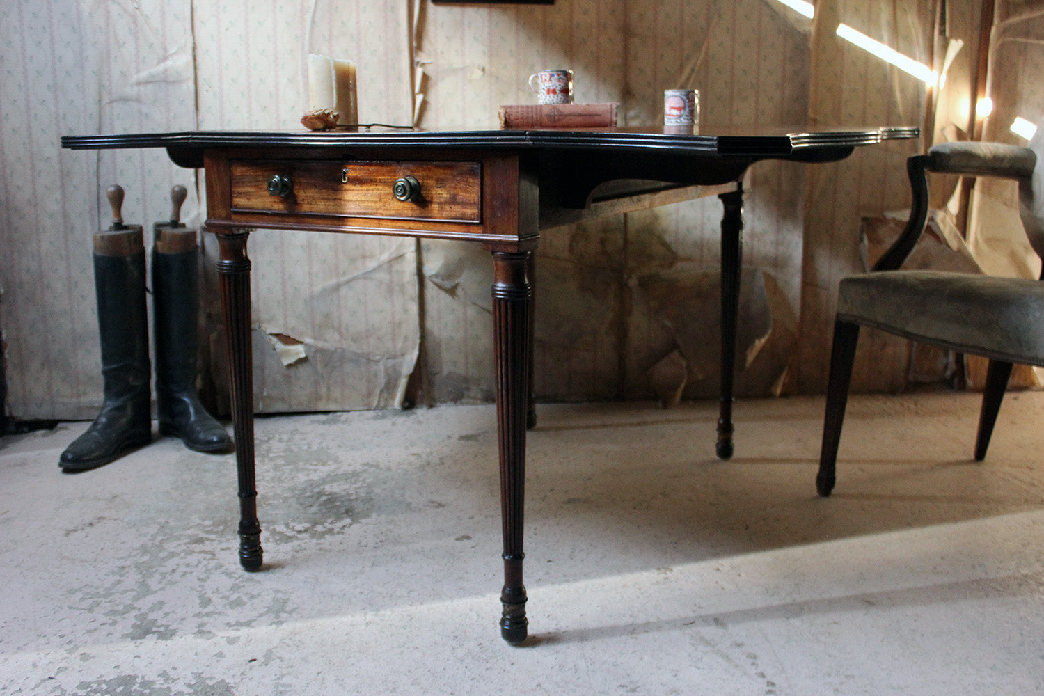 A George III Mahogany Butterfly Pembroke Table c.1780-90