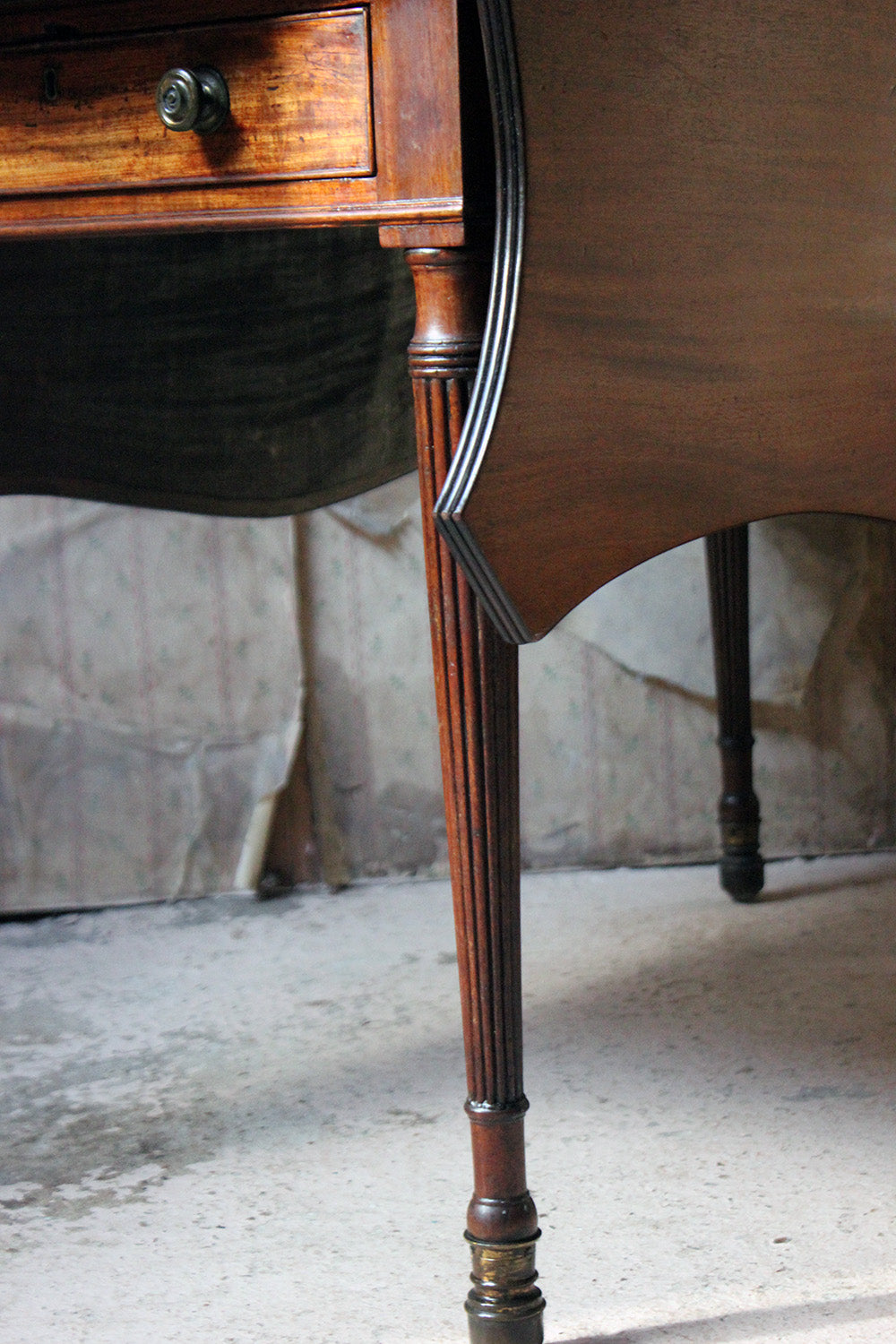 A George III Mahogany Butterfly Pembroke Table c.1780-90