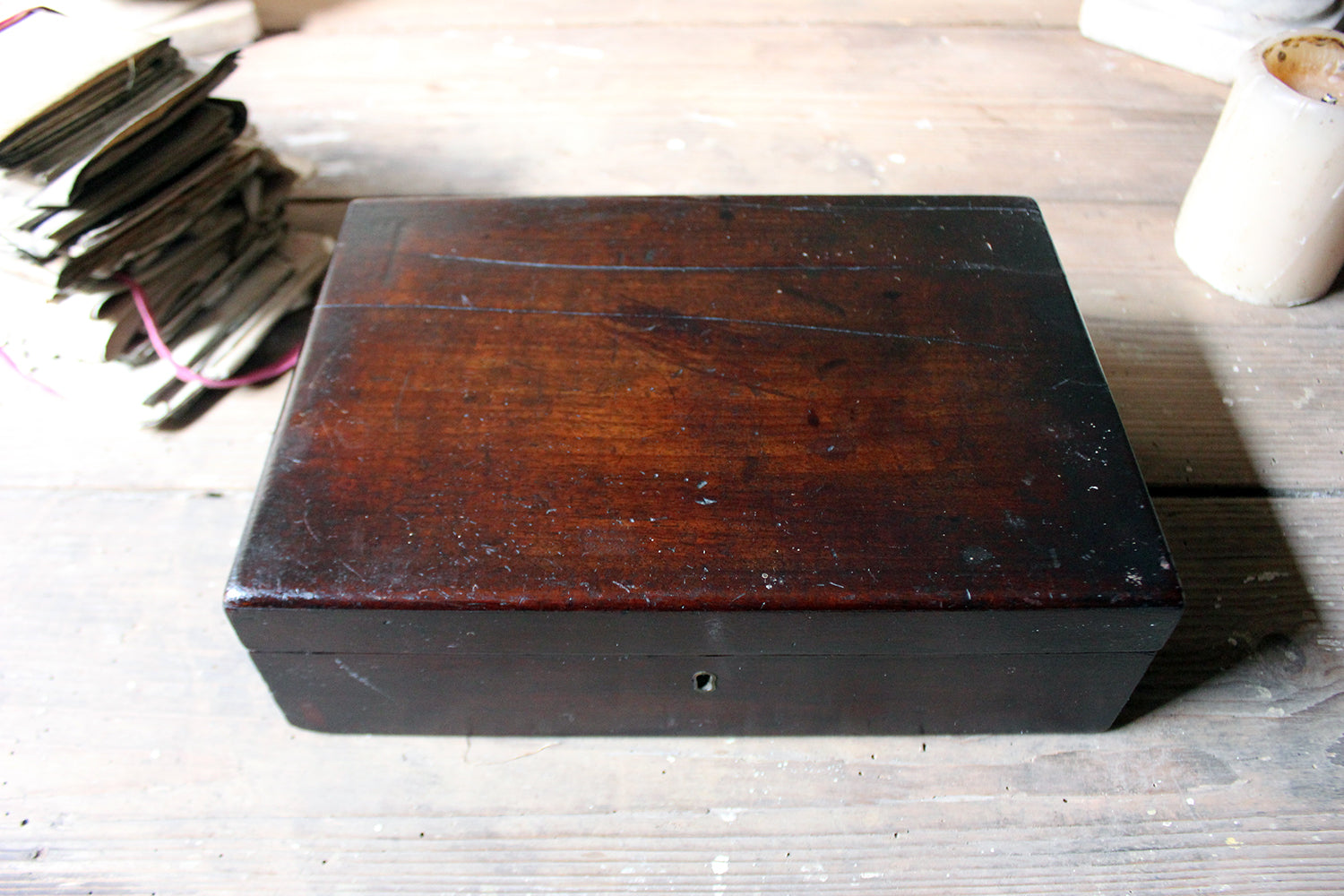 A Delightful 19thC English Oak Campaign Type Gentleman's Travelling Shaving Box c.1830-40