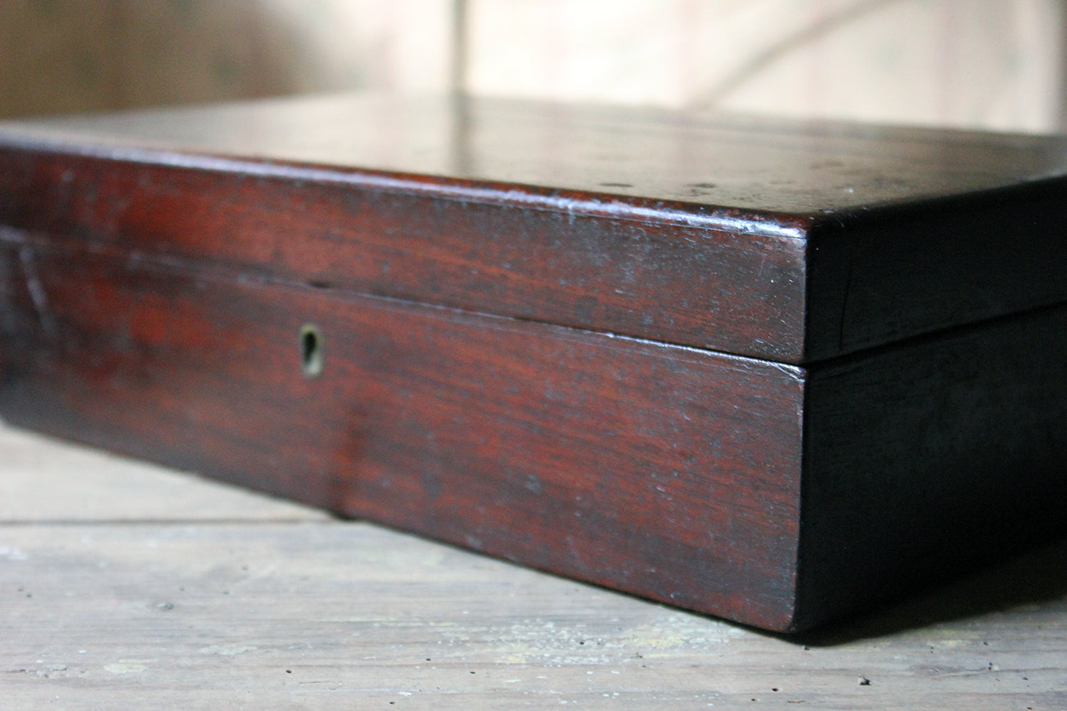 A Delightful 19thC English Oak Campaign Type Gentleman's Travelling Shaving Box c.1830-40