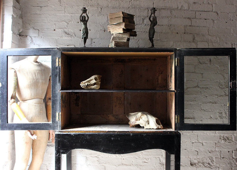 A Good Regency Period Black Japanned & Chinoiserie Decorated Display Cabinet on Stand