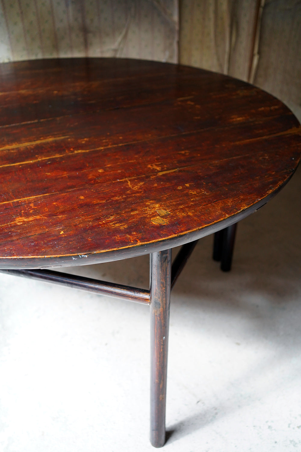 A 19thC Chinese Lacquered Circular Dining Table