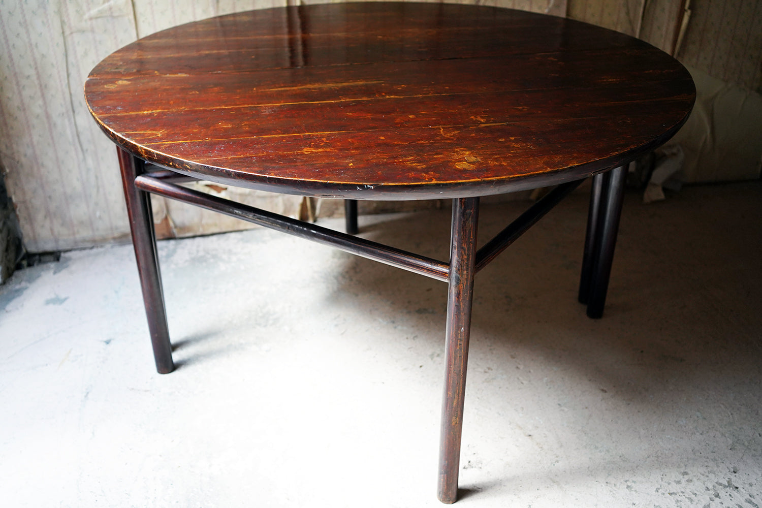 A 19thC Chinese Lacquered Circular Dining Table
