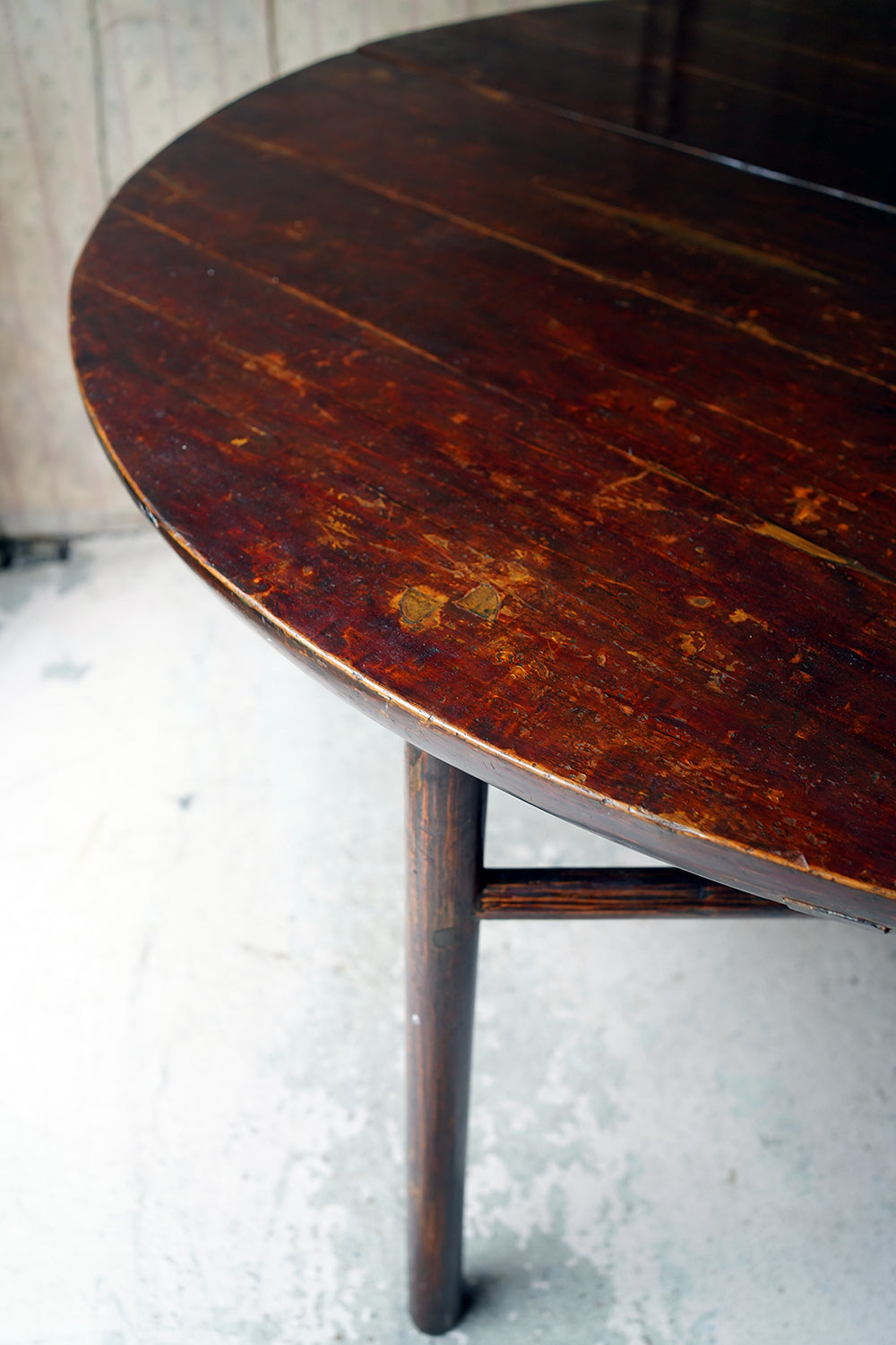 A 19thC Chinese Lacquered Circular Dining Table
