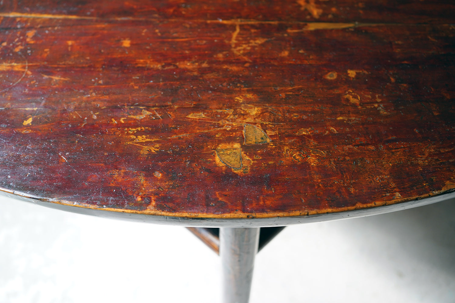 A 19thC Chinese Lacquered Circular Dining Table