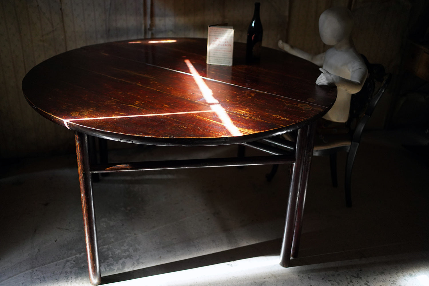 A 19thC Chinese Lacquered Circular Dining Table