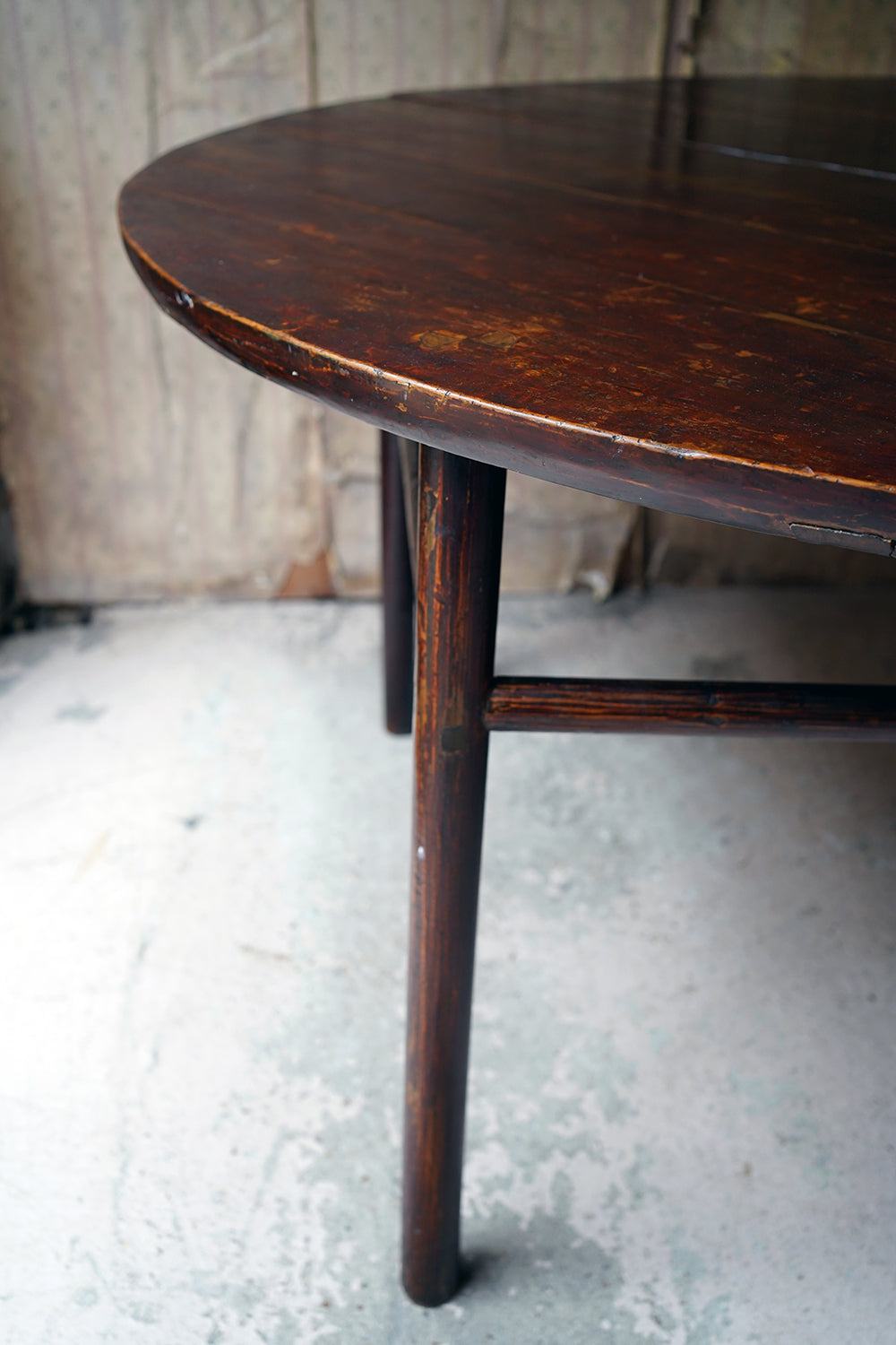 A 19thC Chinese Lacquered Circular Dining Table