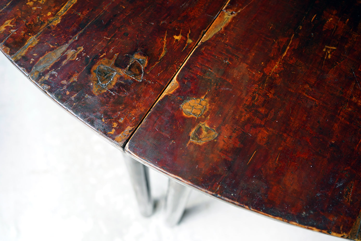 A 19thC Chinese Lacquered Circular Dining Table
