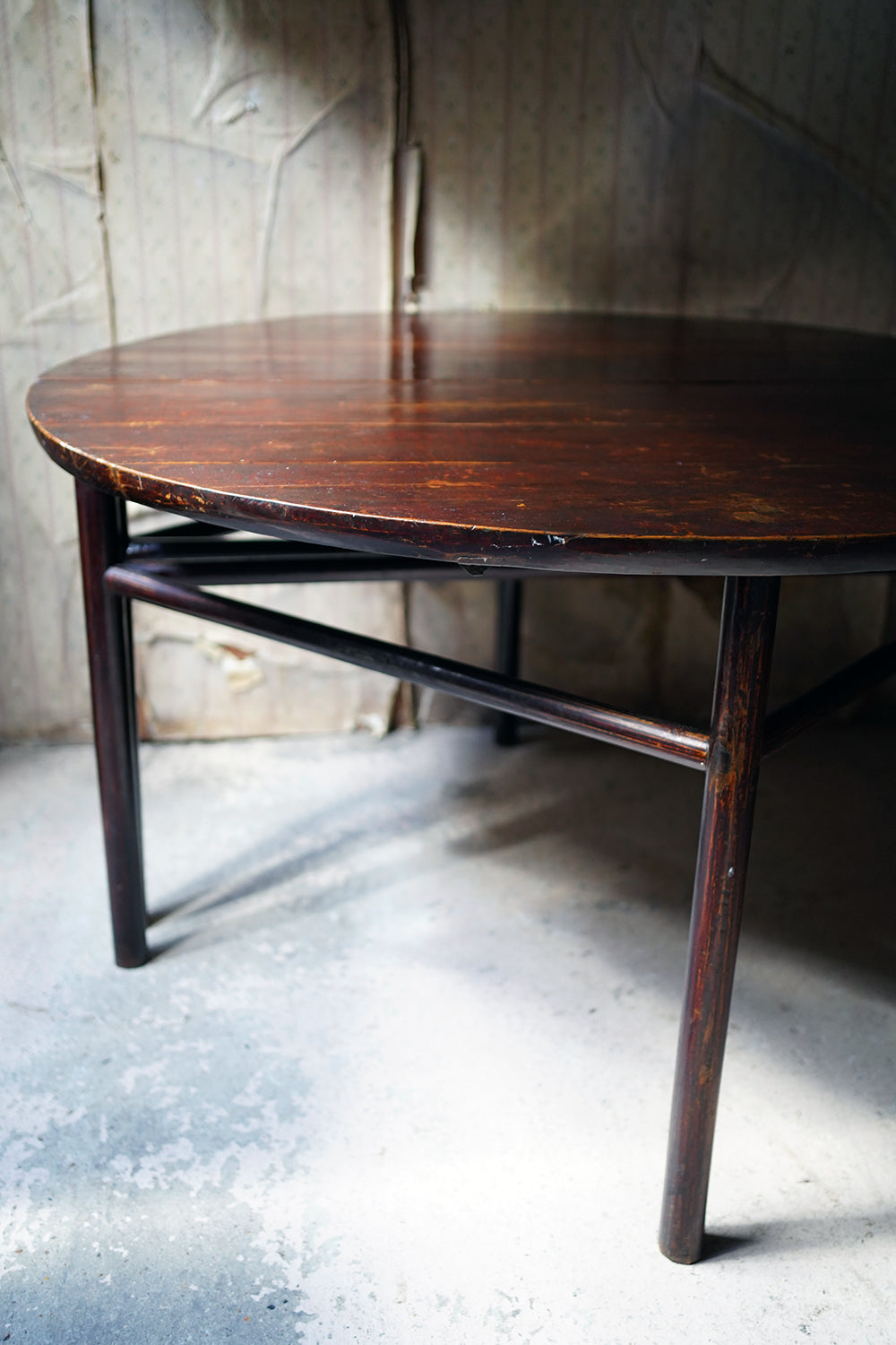 A 19thC Chinese Lacquered Circular Dining Table