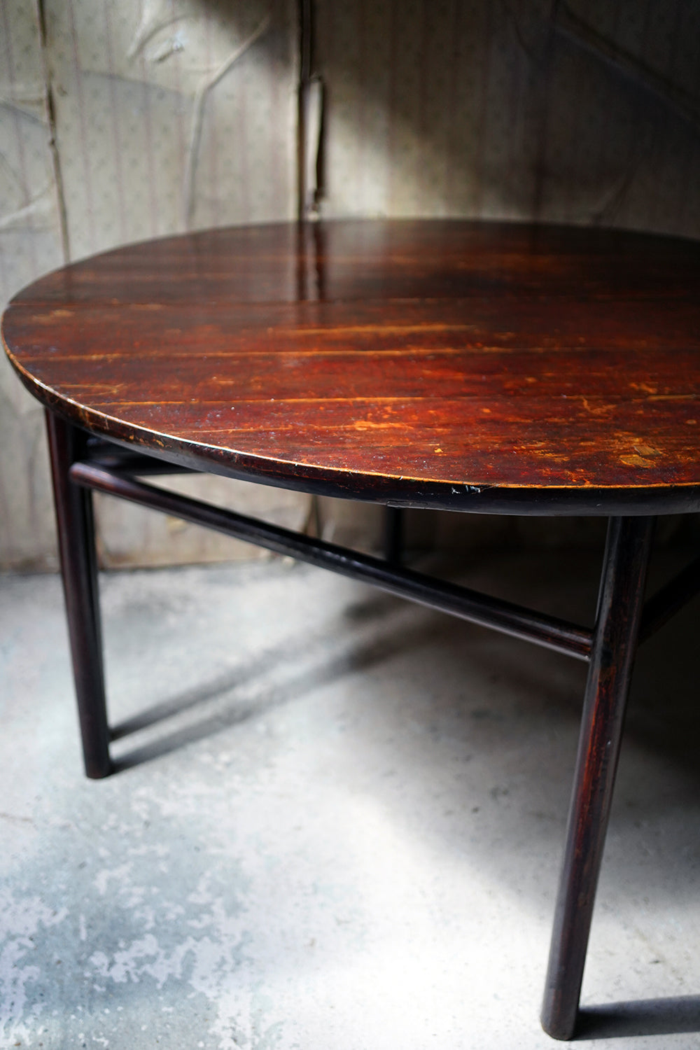 A 19thC Chinese Lacquered Circular Dining Table