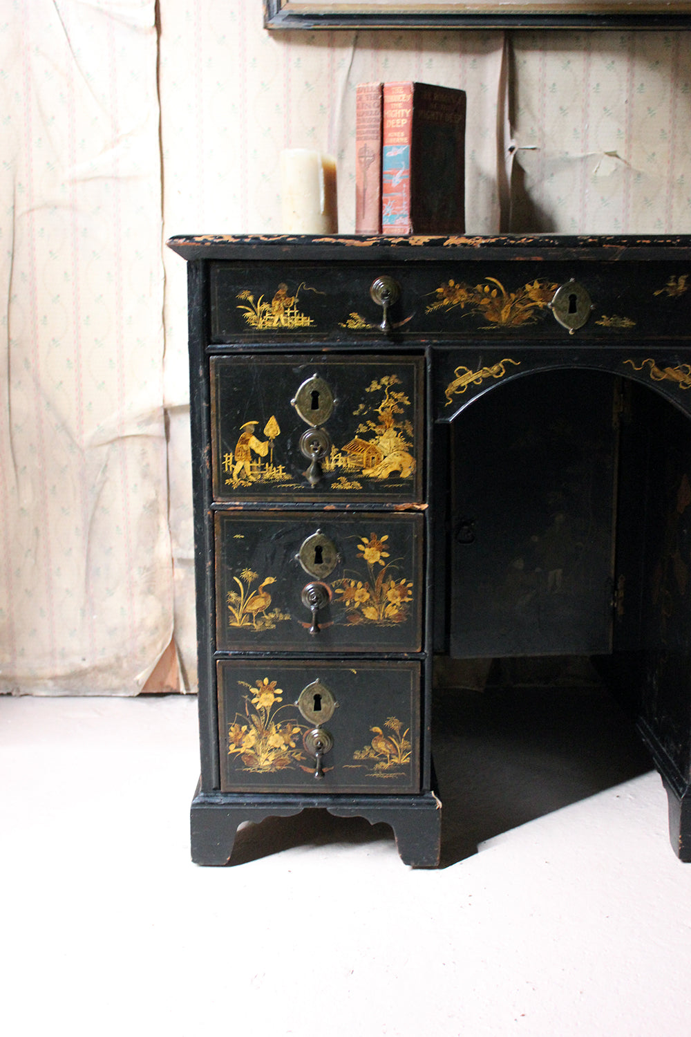 A George III Black Japanned & Chinoiserie Decorated Kneehole Desk c.1790