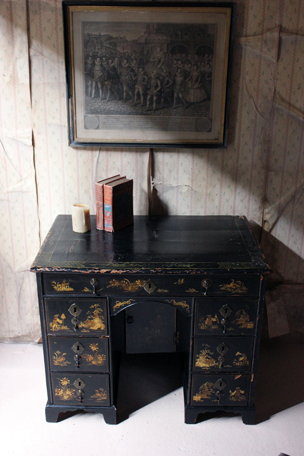 A George III Black Japanned & Chinoiserie Decorated Kneehole Desk c.1790