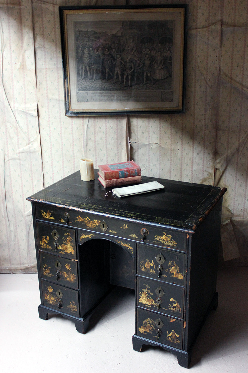 A George III Black Japanned & Chinoiserie Decorated Kneehole Desk c.1790