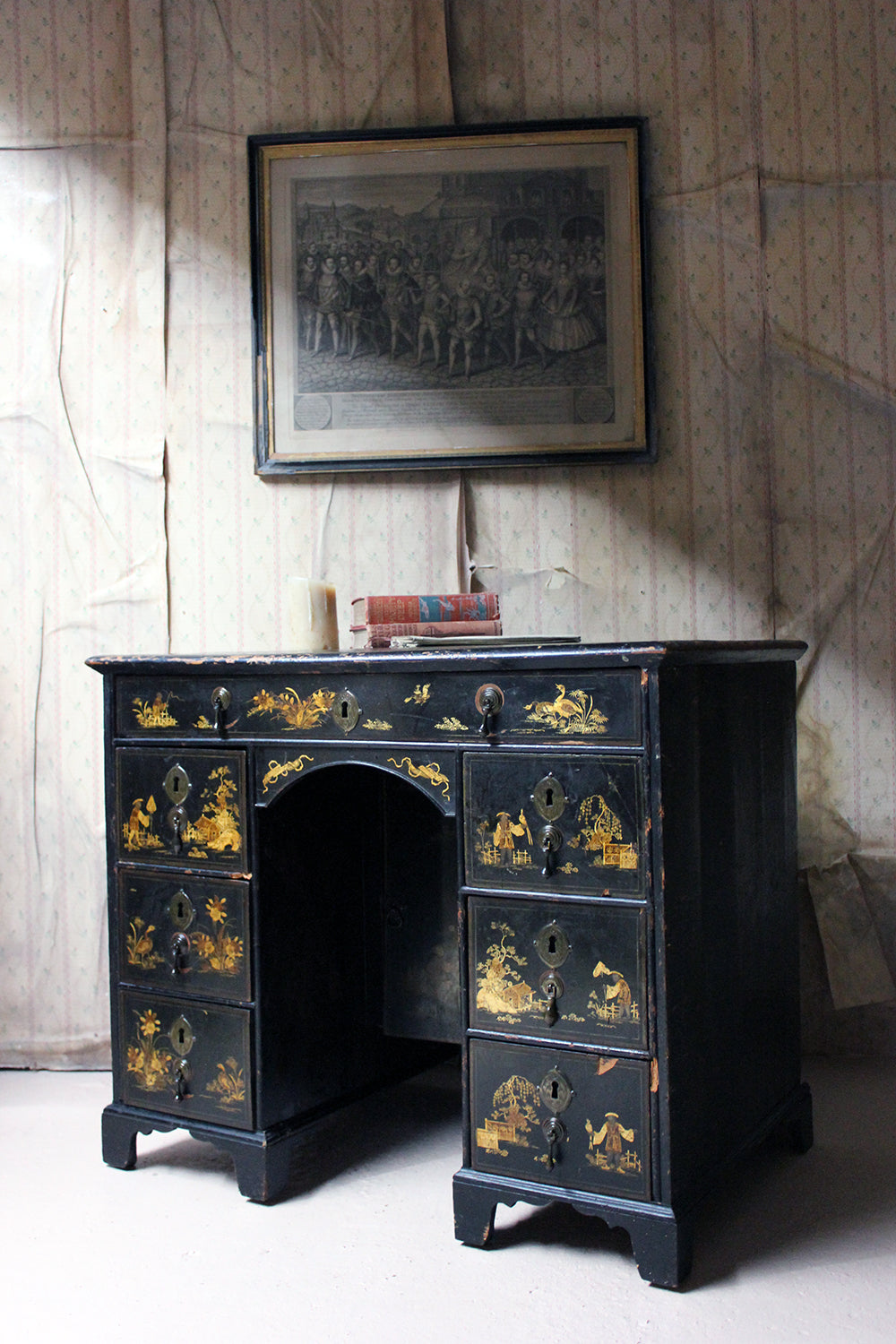 A George III Black Japanned & Chinoiserie Decorated Kneehole Desk c.1790