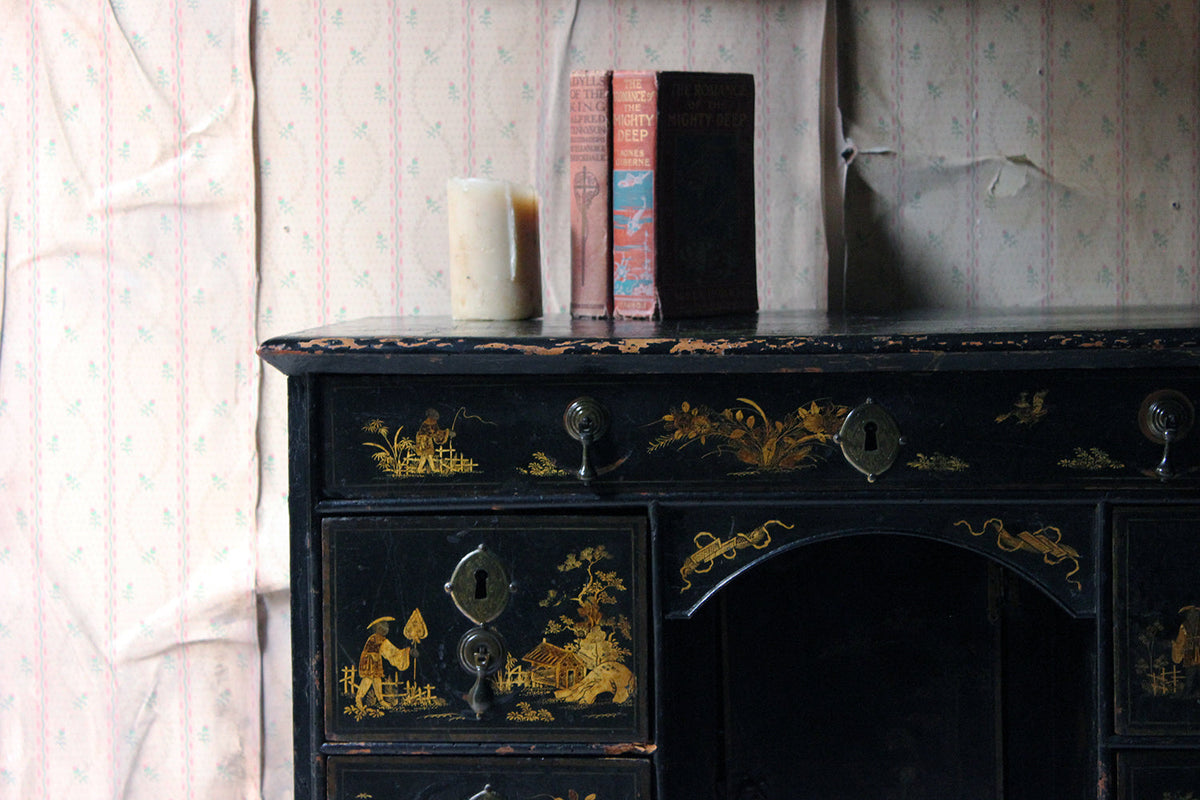 A George III Black Japanned & Chinoiserie Decorated Kneehole Desk c.1790
