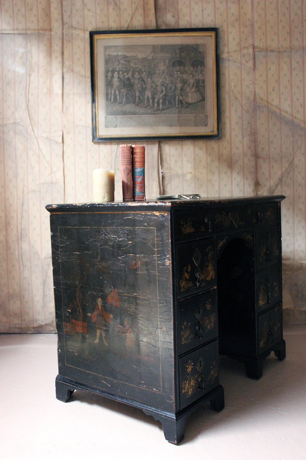 A George III Black Japanned & Chinoiserie Decorated Kneehole Desk c.1790