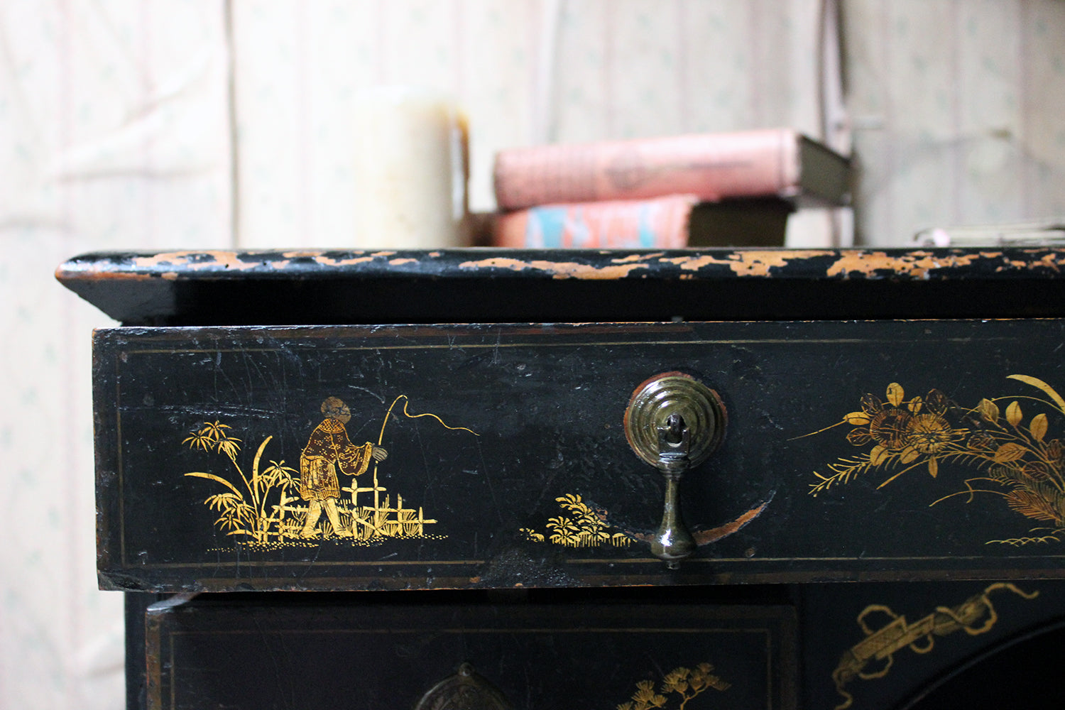 A George III Black Japanned & Chinoiserie Decorated Kneehole Desk c.1790