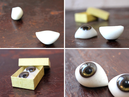 A Good Pair of Early 20thC Human Prosthetic Glass Eyes