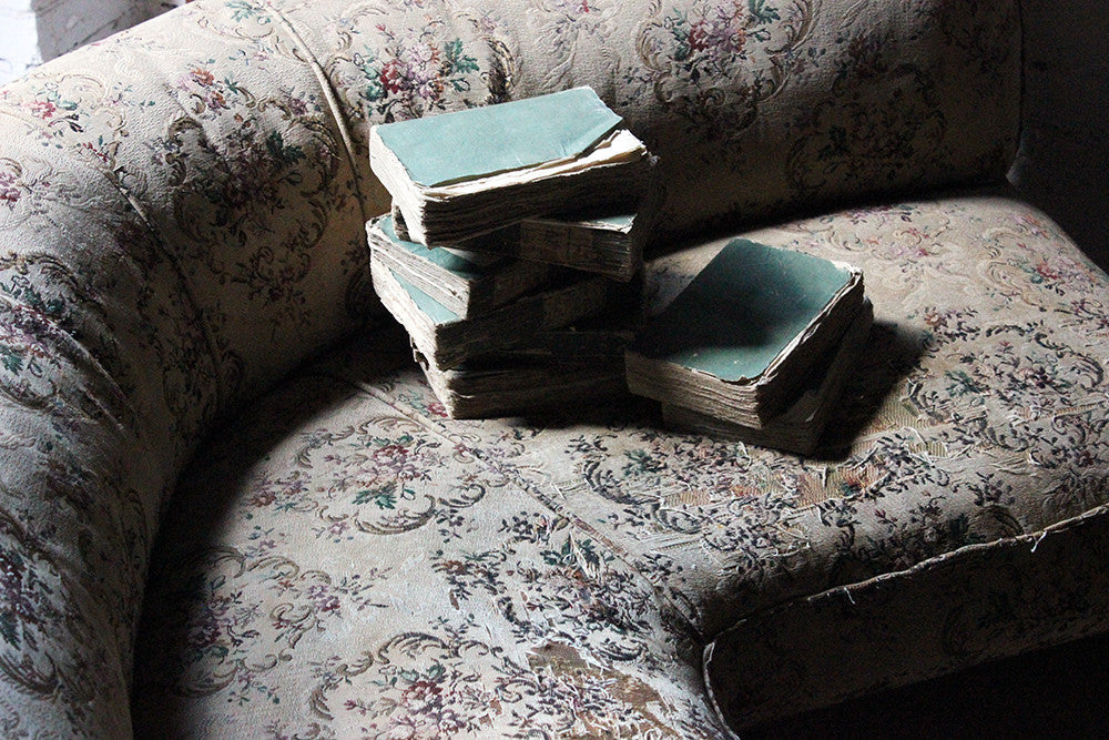 A Charming Edwardian Period Upholstered Corner Love Seat Sofa c.1900