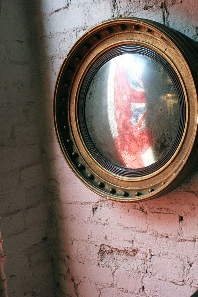 A Decorative Regency Period Giltwood & Gesso Convex Wall Mirror c.1820