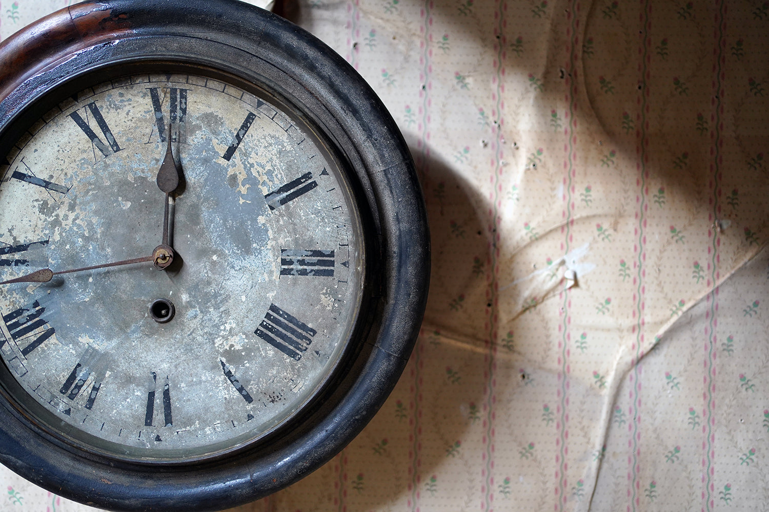 A Decorative Late Victorian Station Wall Clock c.1900