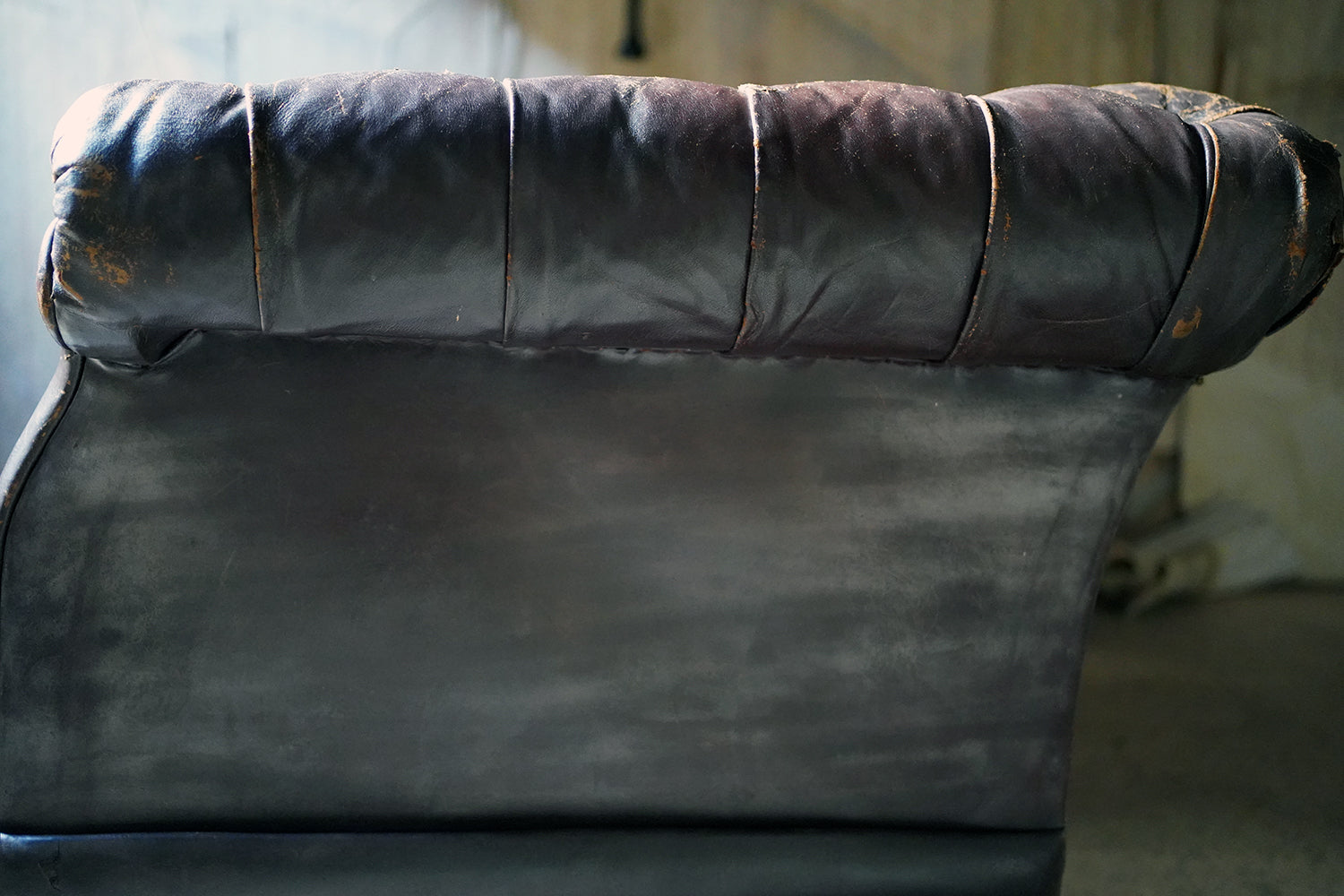 A Good Edwardian Button-Back Leather Upholstered Chesterfield Sofa c.1900