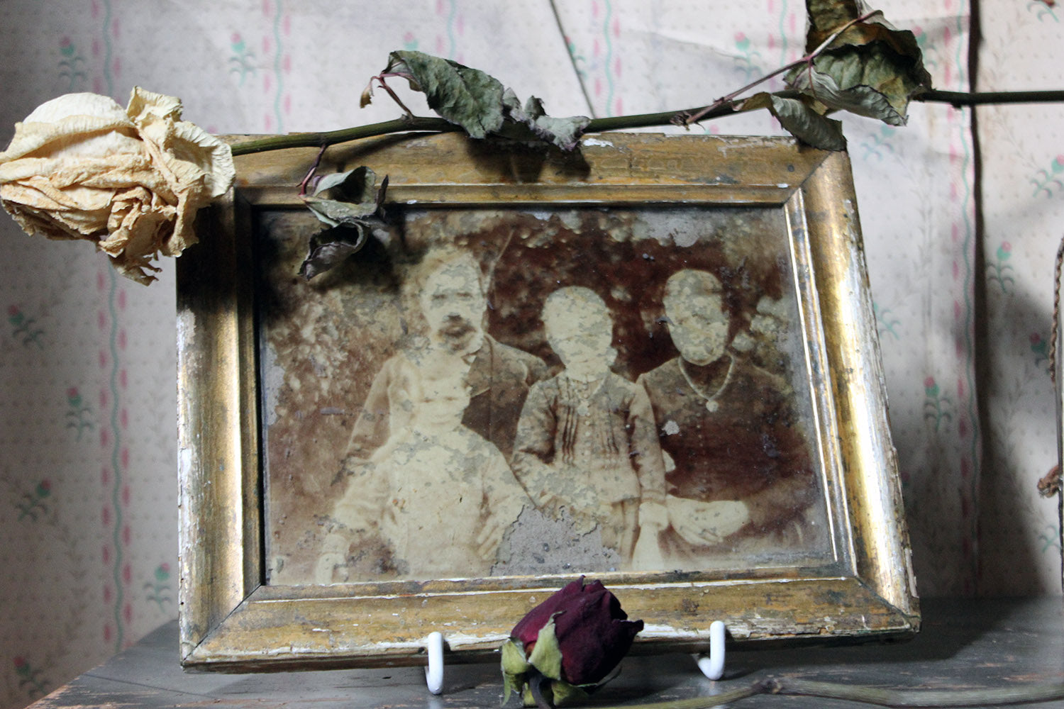 A Distressed Mid 19thC French Framed Daguerreotype of a Family