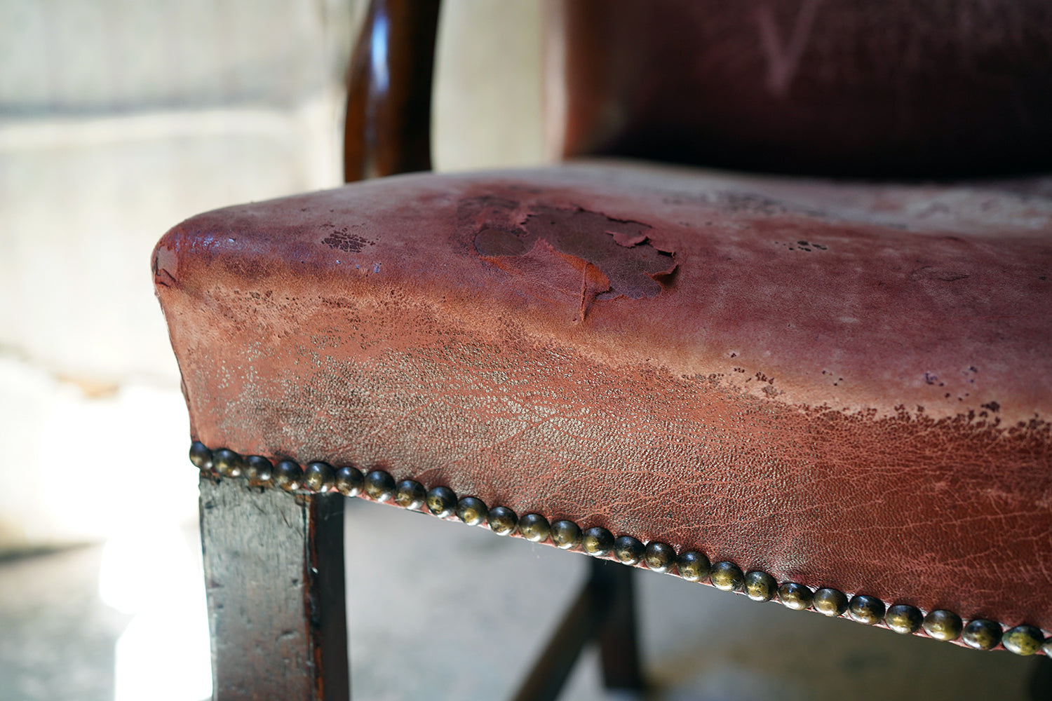 A George III Period Mahogany & Leather Upholstered Open Armchair c.1800