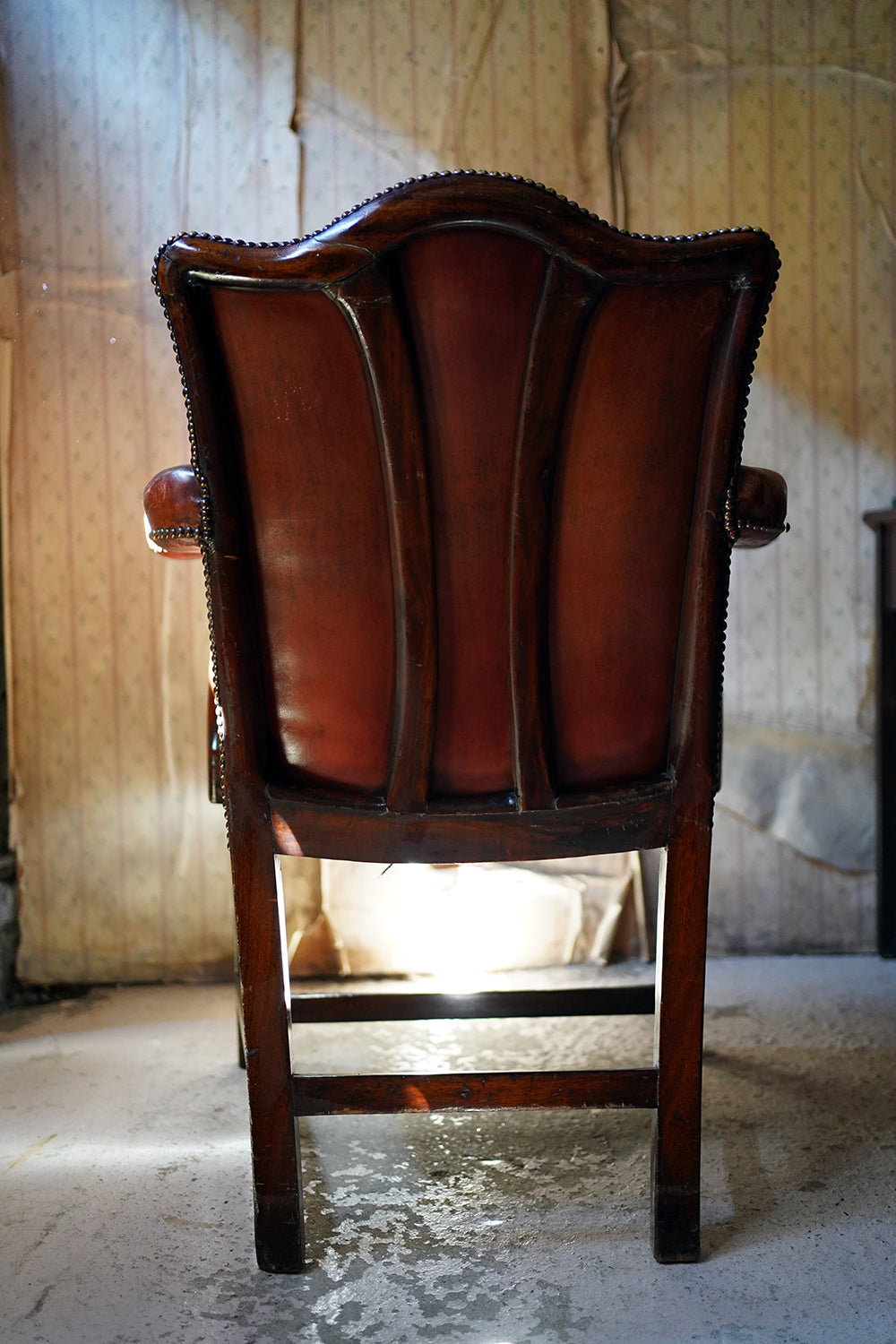 A George III Period Mahogany & Leather Upholstered Open Armchair c.1800